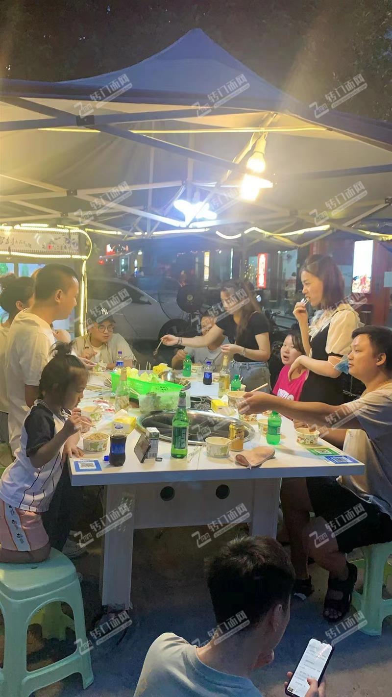 优价转让中南大学旁麻辣烫摊位
